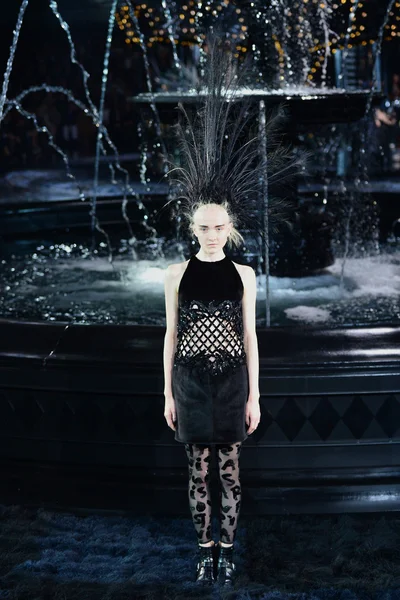 Look 4